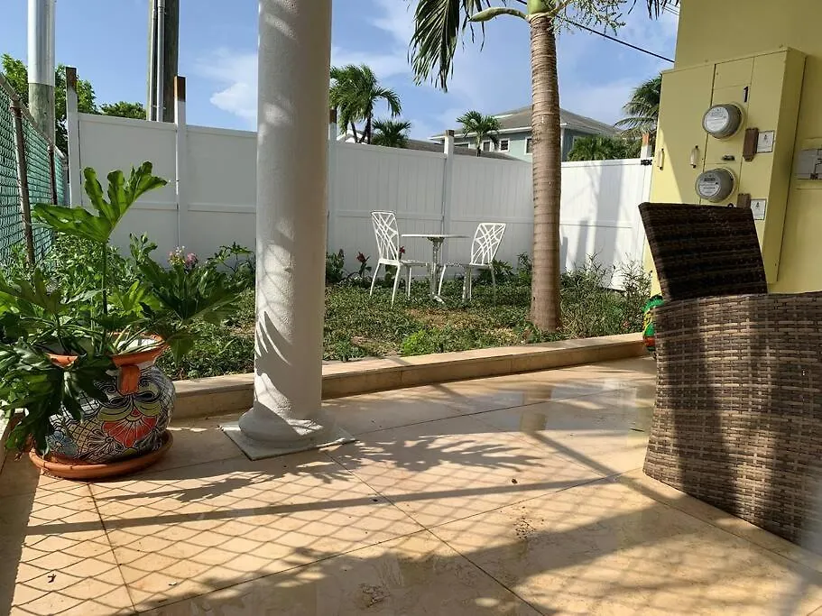 The Diver'S Inn Grand Cayman George Town Lägenhet